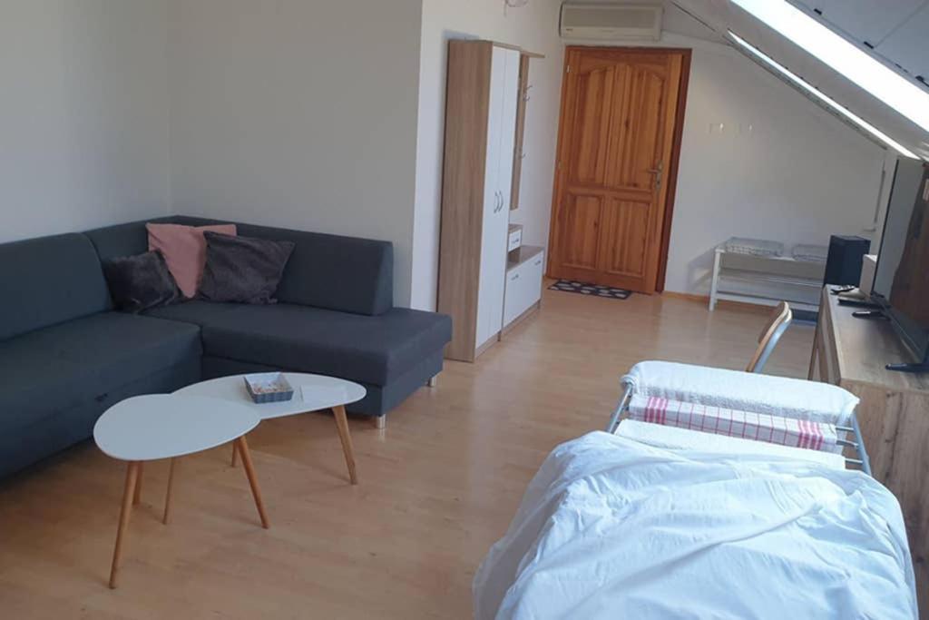 Utulny Apartman Kmetova Košice Exterior foto